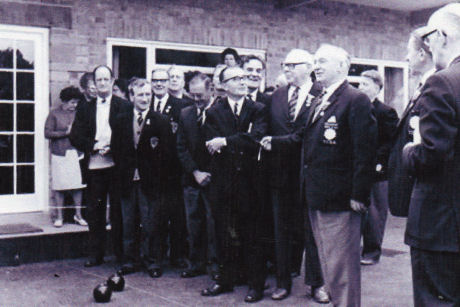 Mens bowls